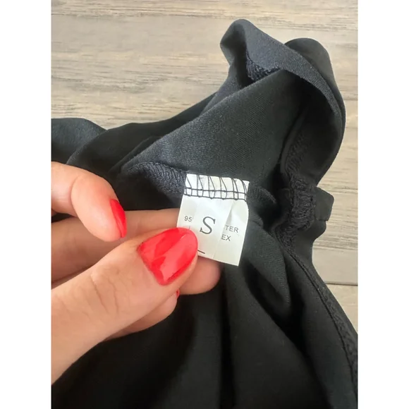 Milano Embroidered T Shirt Black with Gold Lettering Size Small - Picture 4 of 5